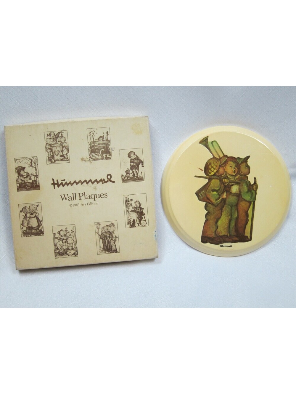 Vintage Hummel Wall Plaque 3 Boys Round Glazed Chalkware 7" w/ Original Box